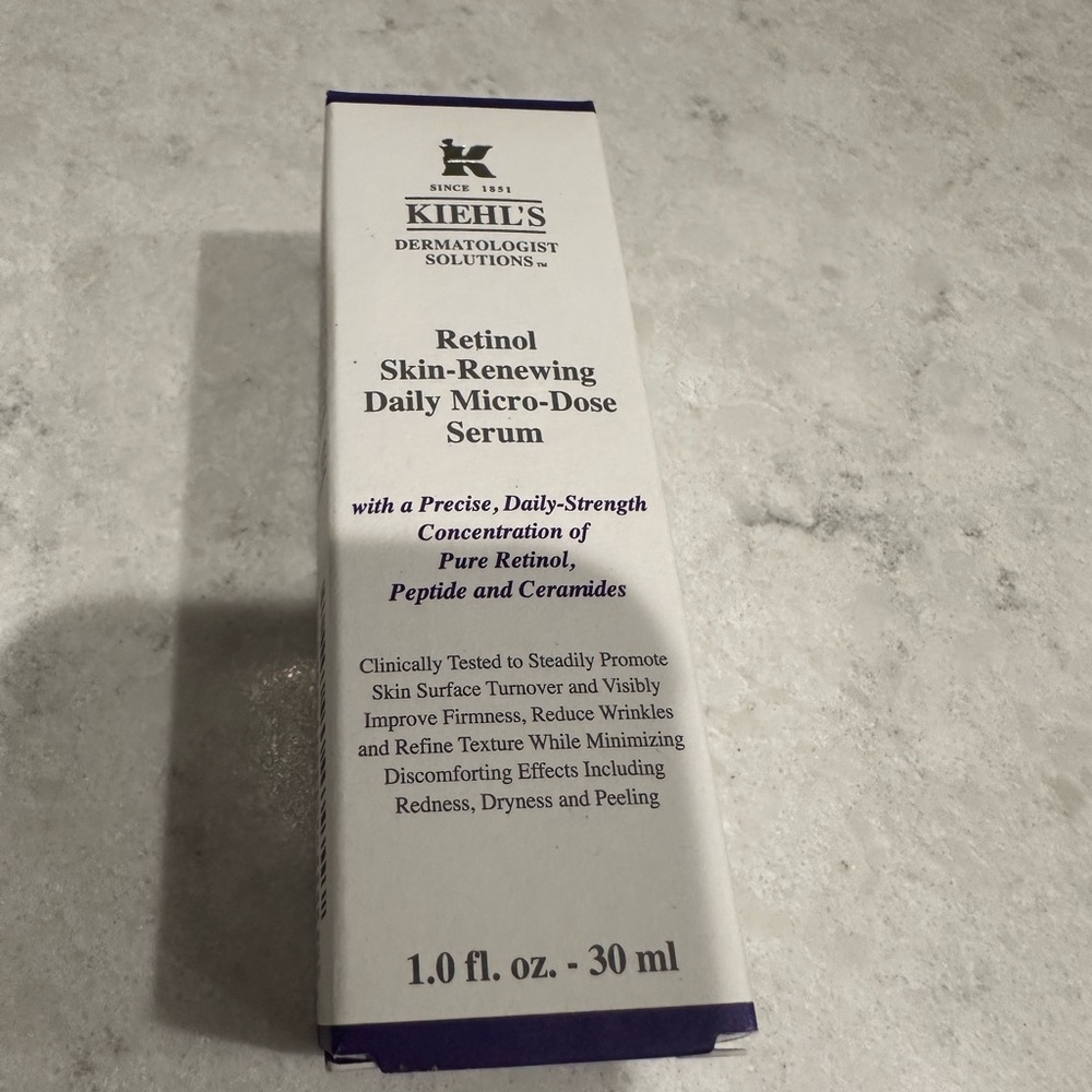 Kiehl's Retinol Skin-Renewing Daily Micro-Dose Serum - White & Purple Accents